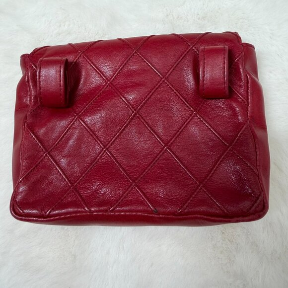 CHANEL Red Quilted Matelasse CC Logo Lambskin Waist Pouch Bum Bag - Picture 4 of 9